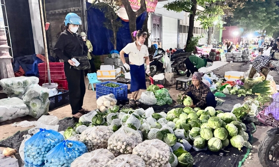 Mưu sinh ở chợ đầu mối